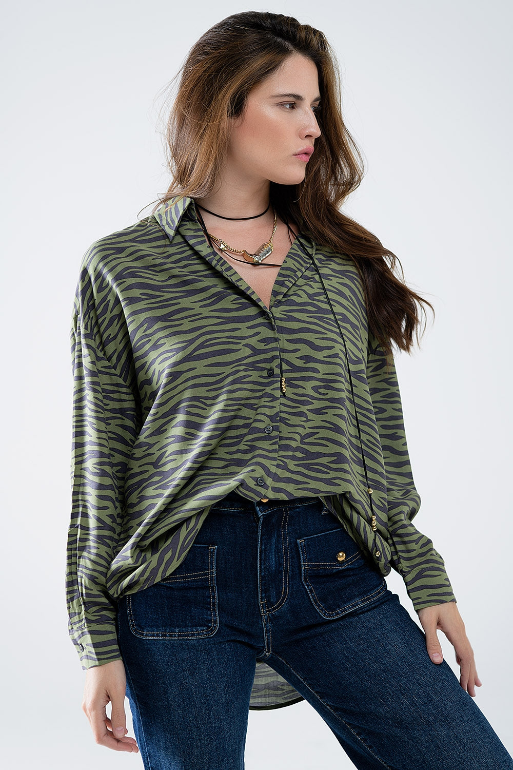 Q2 Camisa com estampado de zebra em verde