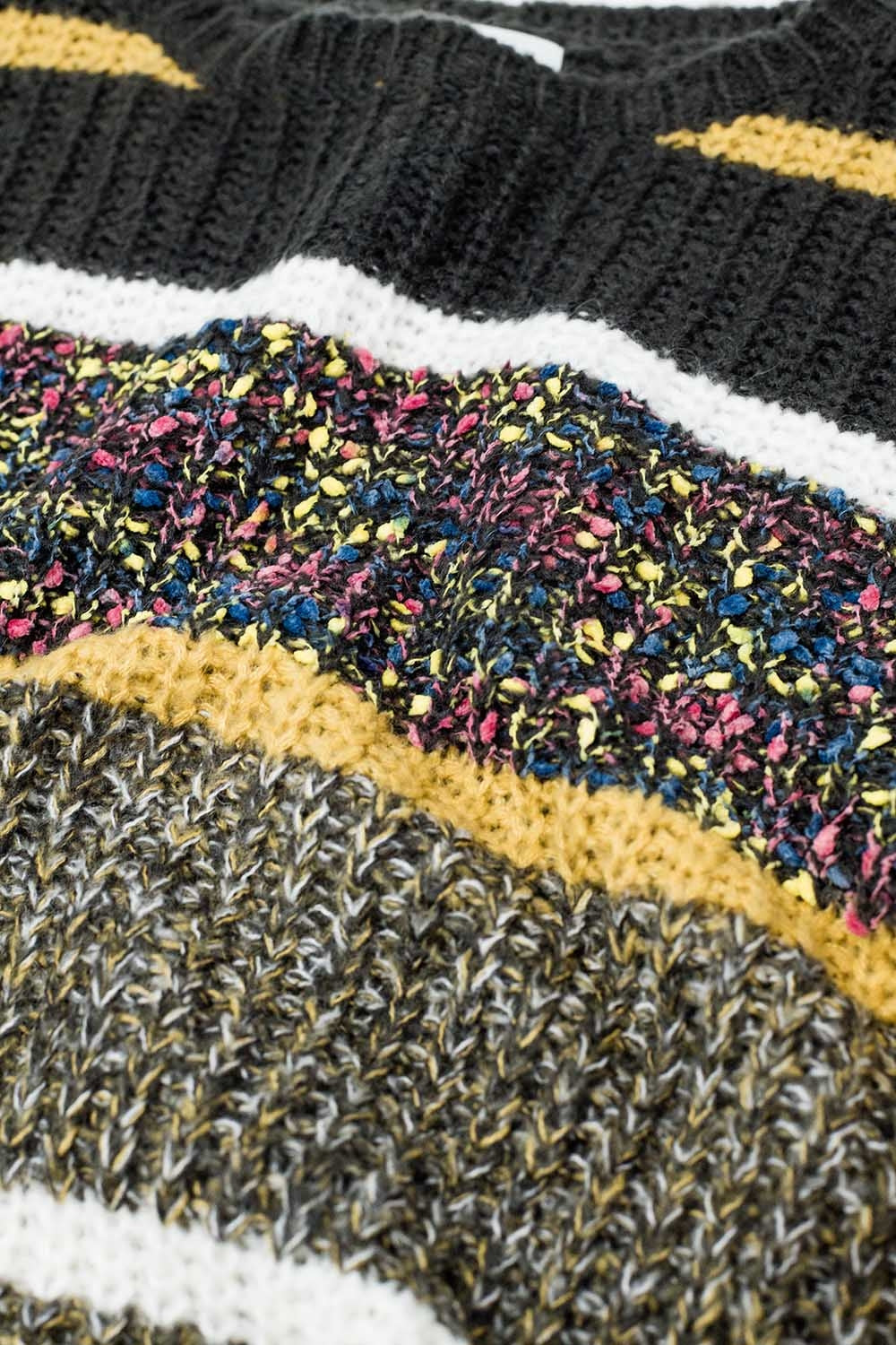 camisola de malha de manga comprida em riscas com várias cores