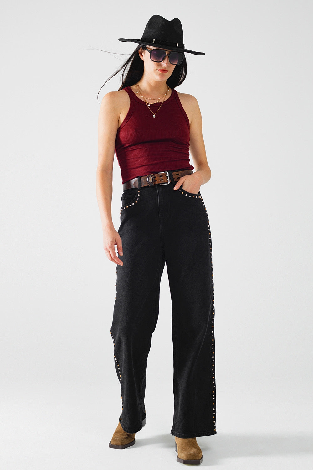 Top borgonha sem mangas com pormenores em canelado